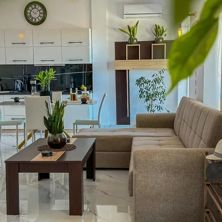 Vila Castros Delmare *