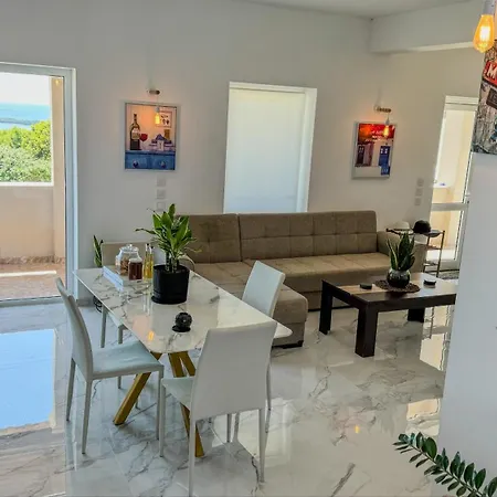 Vila Castros Delmare *