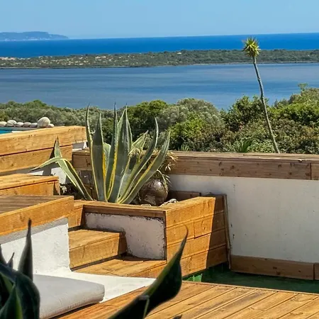 Vila Castros Delmare *