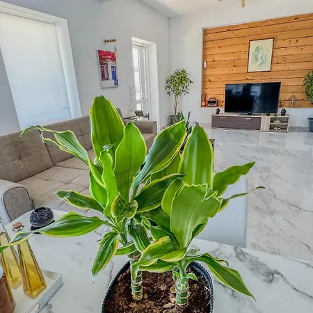 Vila Castros Delmare