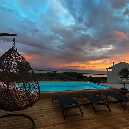 Castros Delmare Βίλα Vragkaniotika